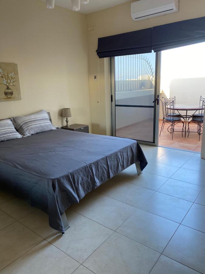 Newly Refurbished Mellieha Central Apartment Εξωτερικό φωτογραφία